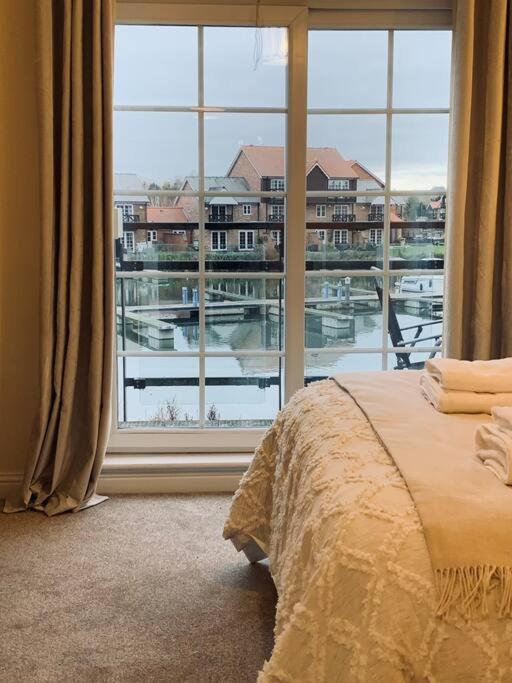 Waterside Townhouse With Balcony And Marina View Apartment Skellingthorpe ภายนอก รูปภาพ